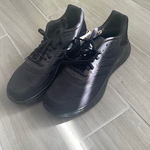 NWT ADIDAS DURAMO 10